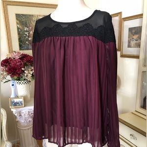 Torrid excellent condition purple/black lace neckline pleated top size 0(12)